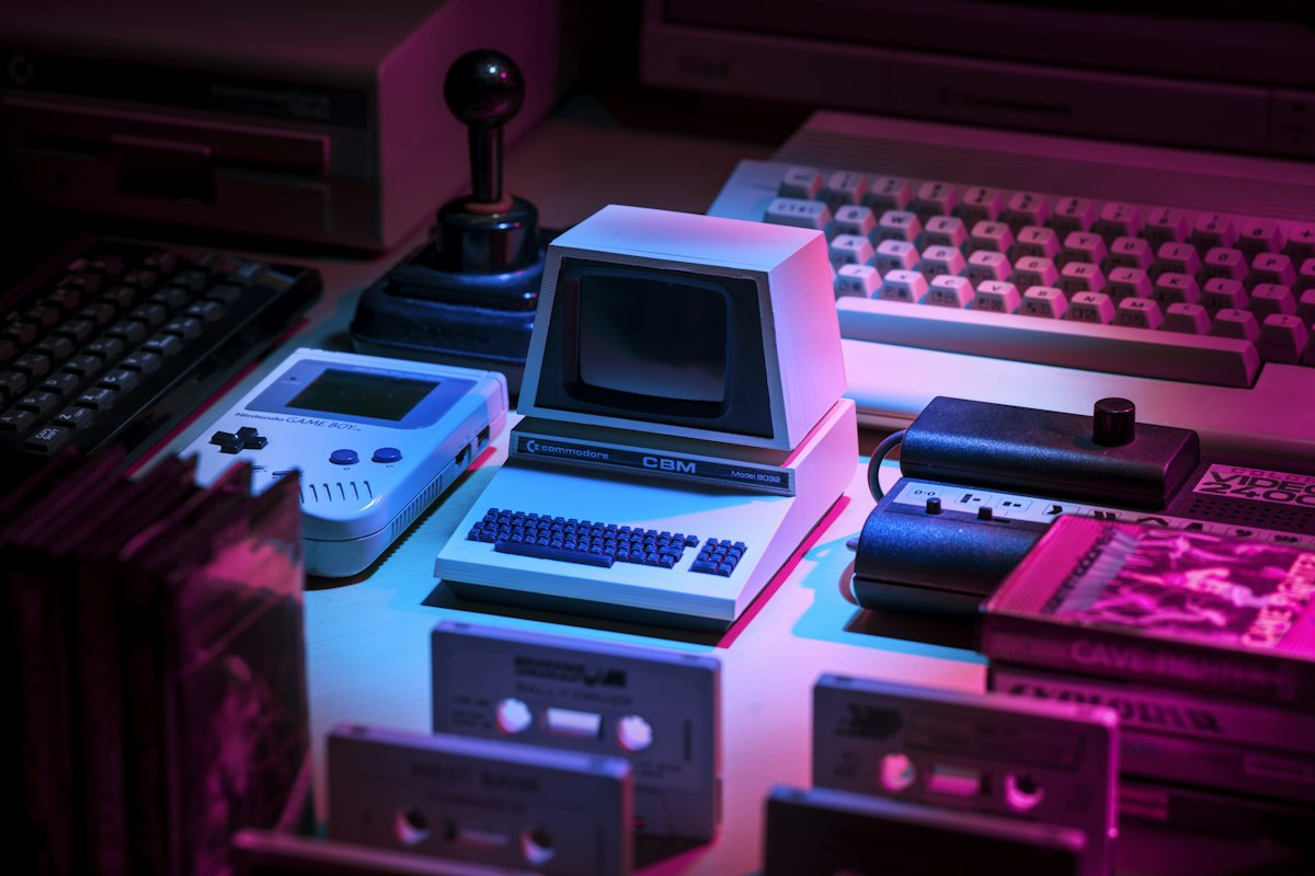 Retro handheld gaming system